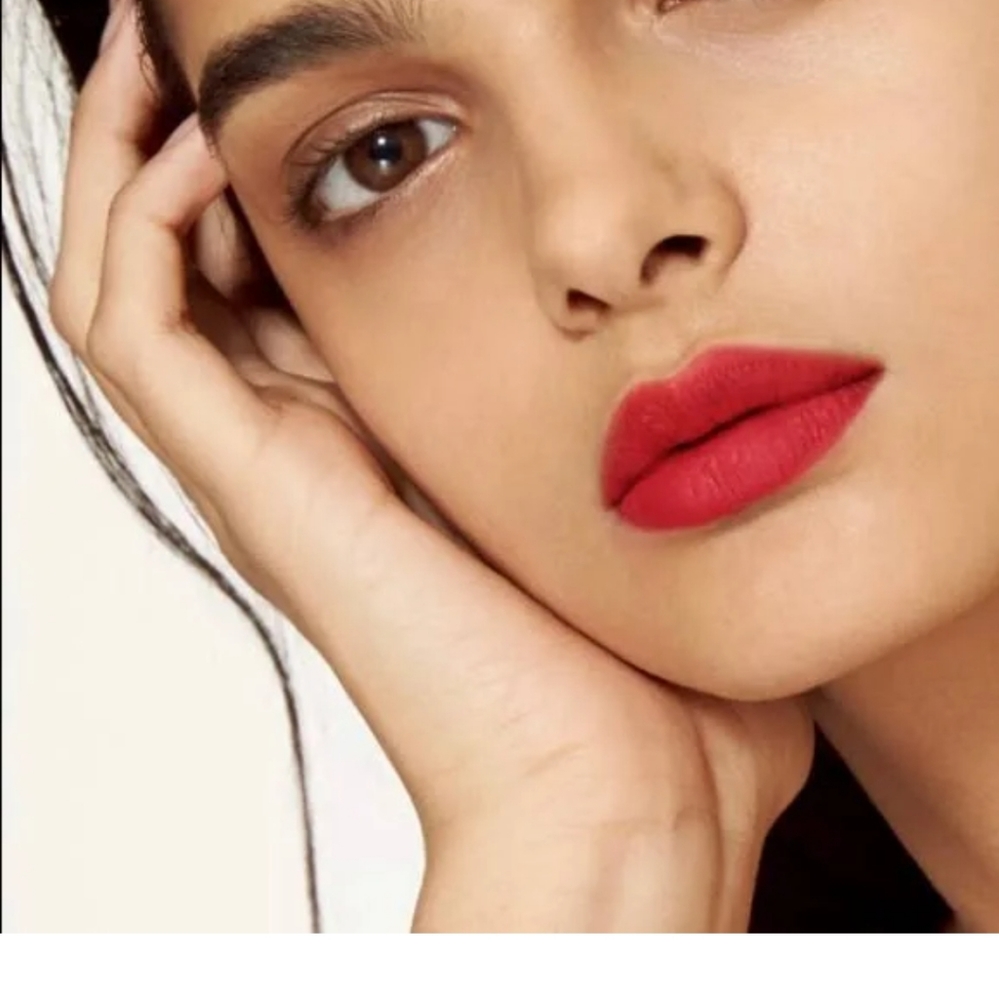 NWT BurberryLiquid Lip VelvetNo. 41 Military Red - Picture 7 of 8